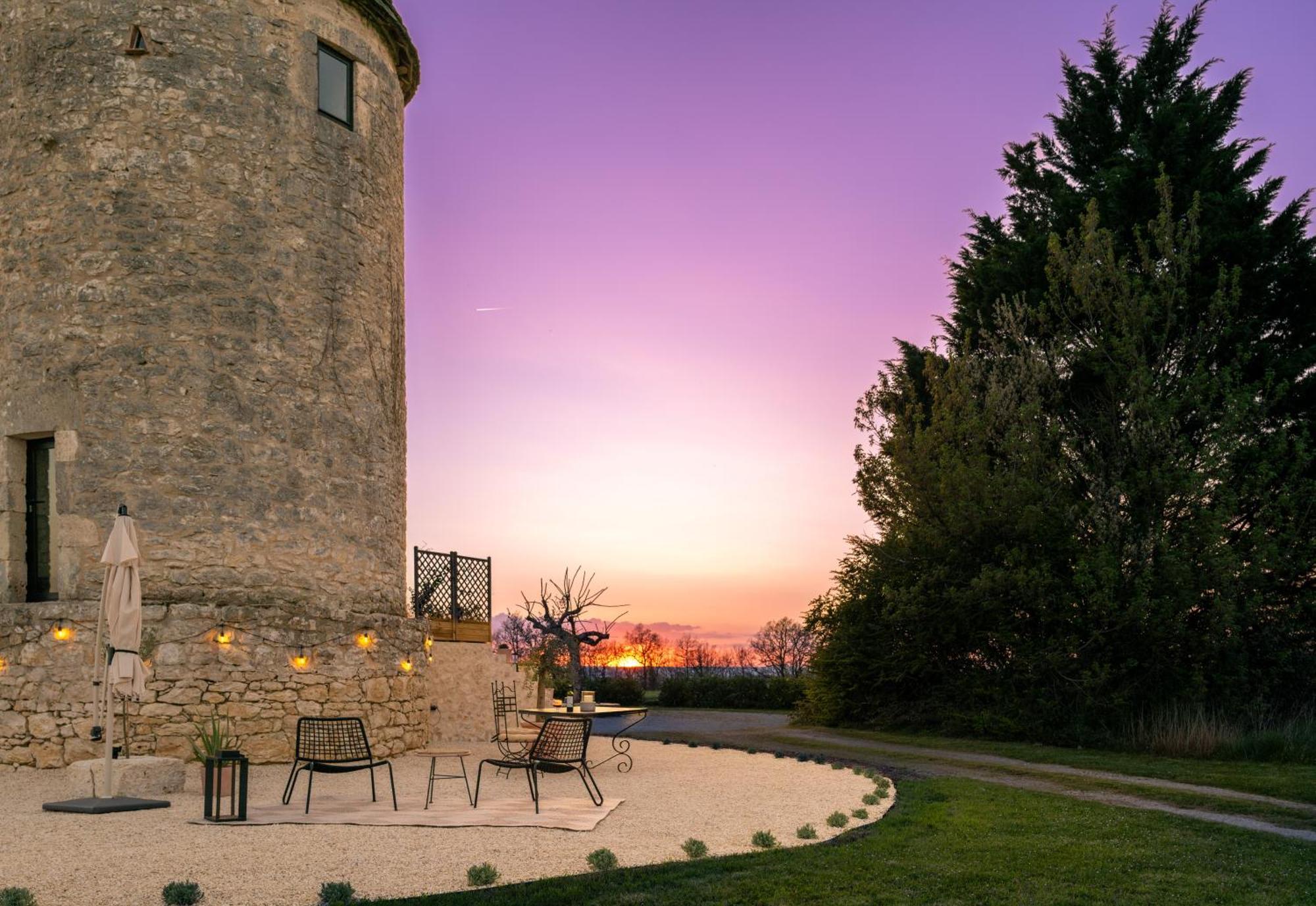 Enchanting Windmill Retreat Loubes-Bernac 外观 照片